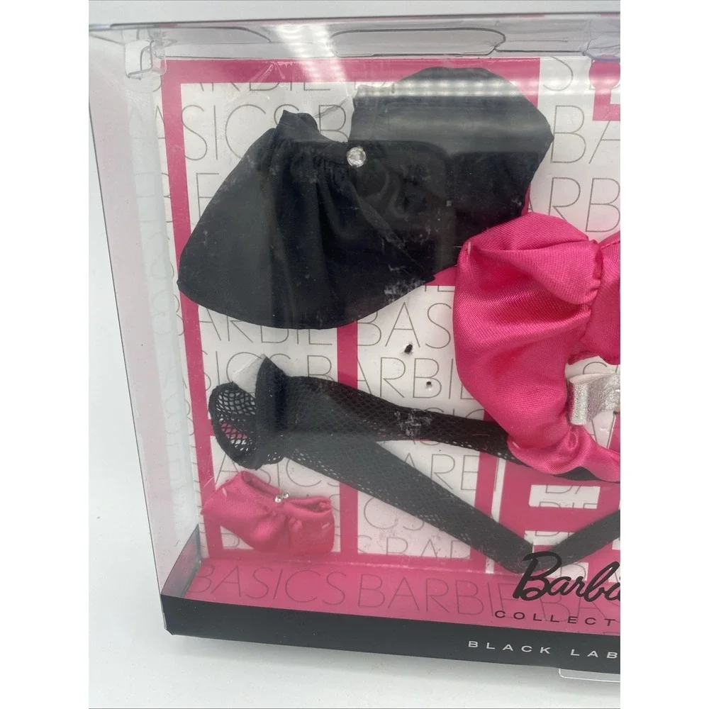 BARBIE BASICS  Accessory Pack- Look No. 01 Collection 001.5- T2359 NIB